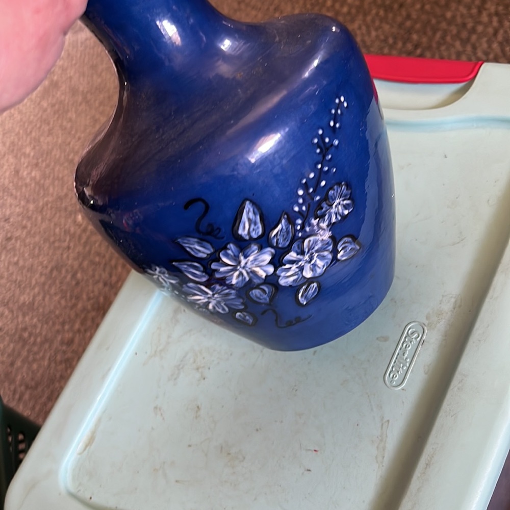 Vase - Picture 2 of 3